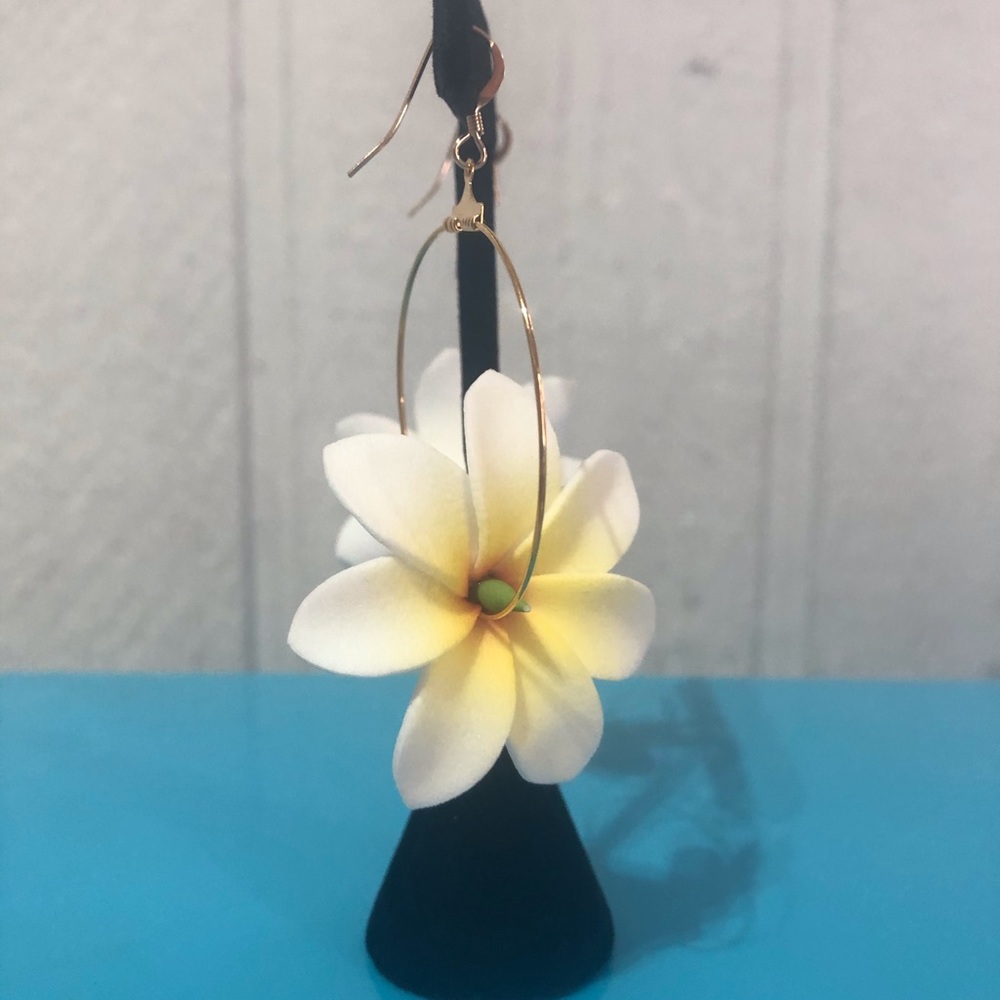 Foam Flower Earrings - Picture 5 of 11